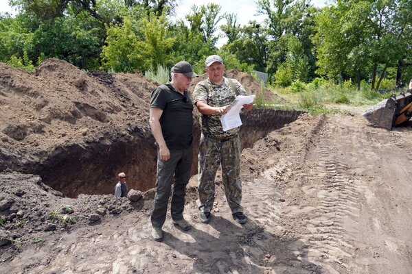 Фортифікація на Сумщині: на заощаджені кошти  будуються додаткові оборонні рубежі 